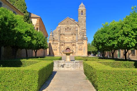 La Cathédrale d'Ubeda: Un Monument Historique Impérieux et un Trésor Architectural !