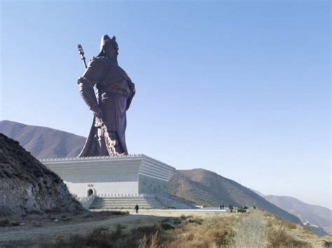 Le Mausolée de Guan Yu! Un Trésor Architectural Caché à Yuncheng