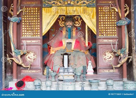  Le Temple Jingsheng, une oasis de calme spirituel et d'architecture traditionnelle !